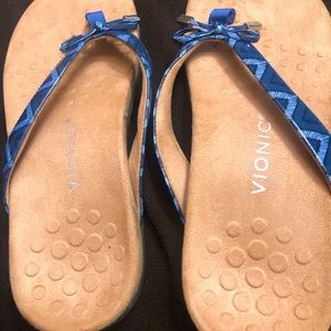 Vionic orthopedic flip flops
